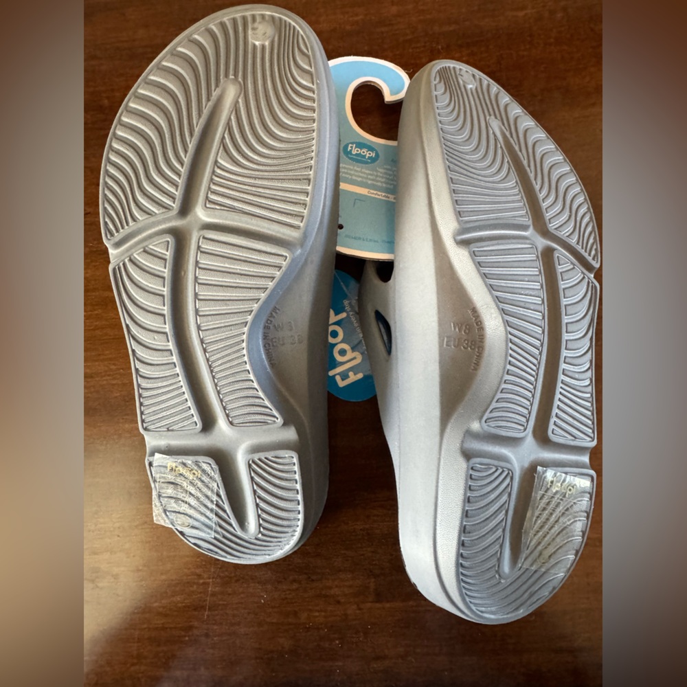 Floppi Women’s Blair Comfort Thong Sandals in Grey size 8 NWT - Picture 6 of 7